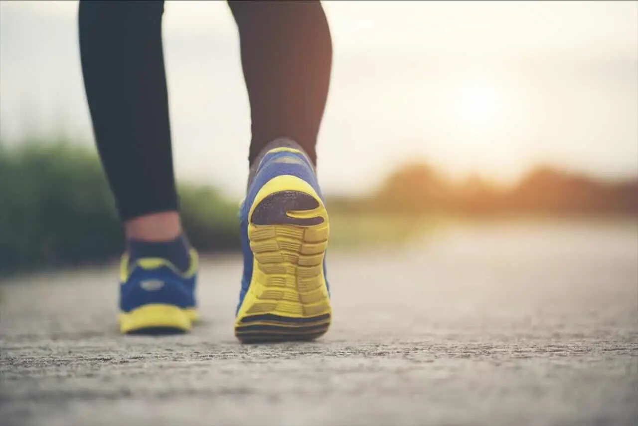 Camminare dopo i pasti: ecco quanti minuti servono per aiutare la digestione Camminare dopo i pasti: ecco quanti minuti servono per aiutare la digestione