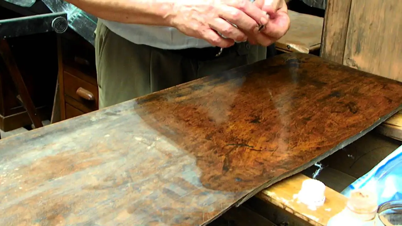Mobili in legno sempre lucidi: il trucco con olio e limone che funziona davvero Mobili in legno sempre lucidi: il trucco con olio e limone che funziona davvero