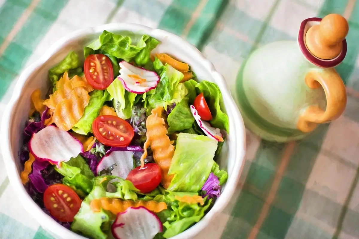 Rispondi subito ai tuoi bisogni: l’insalata veloce che semplifica la spesa Rispondi subito ai tuoi bisogni: l’insalata veloce che semplifica la spesa