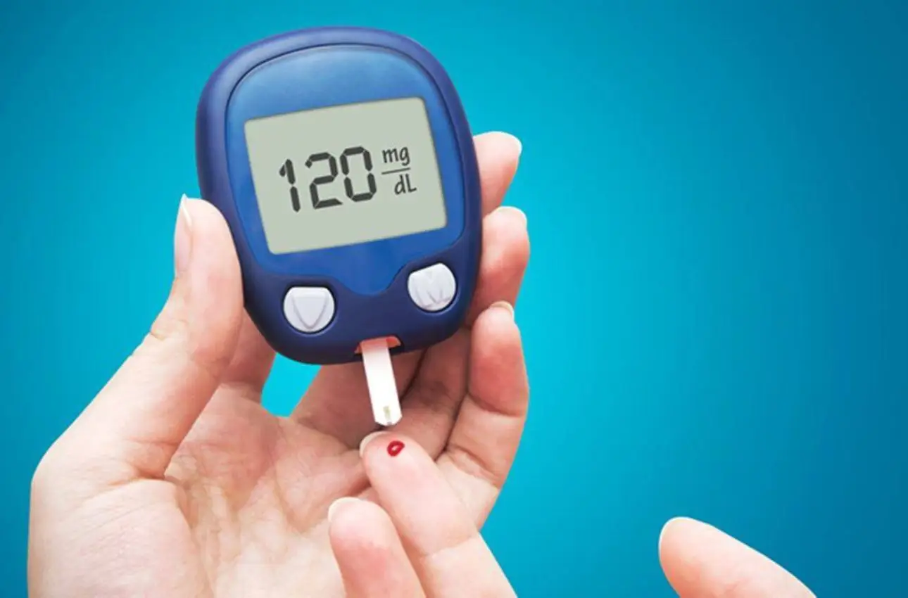 Cibi da evitare la sera per controllare la glicemia notturna: la lista completa Cibi da evitare la sera per controllare la glicemia notturna: la lista completa