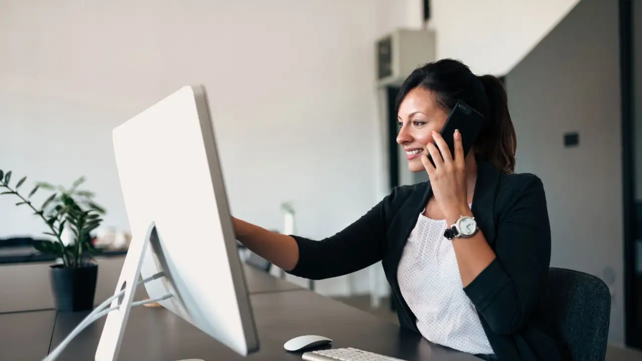 Scopri subito quanto guadagna una segretaria in busta paga: dati aggiornati netti Scopri subito quanto guadagna una segretaria in busta paga: dati aggiornati netti