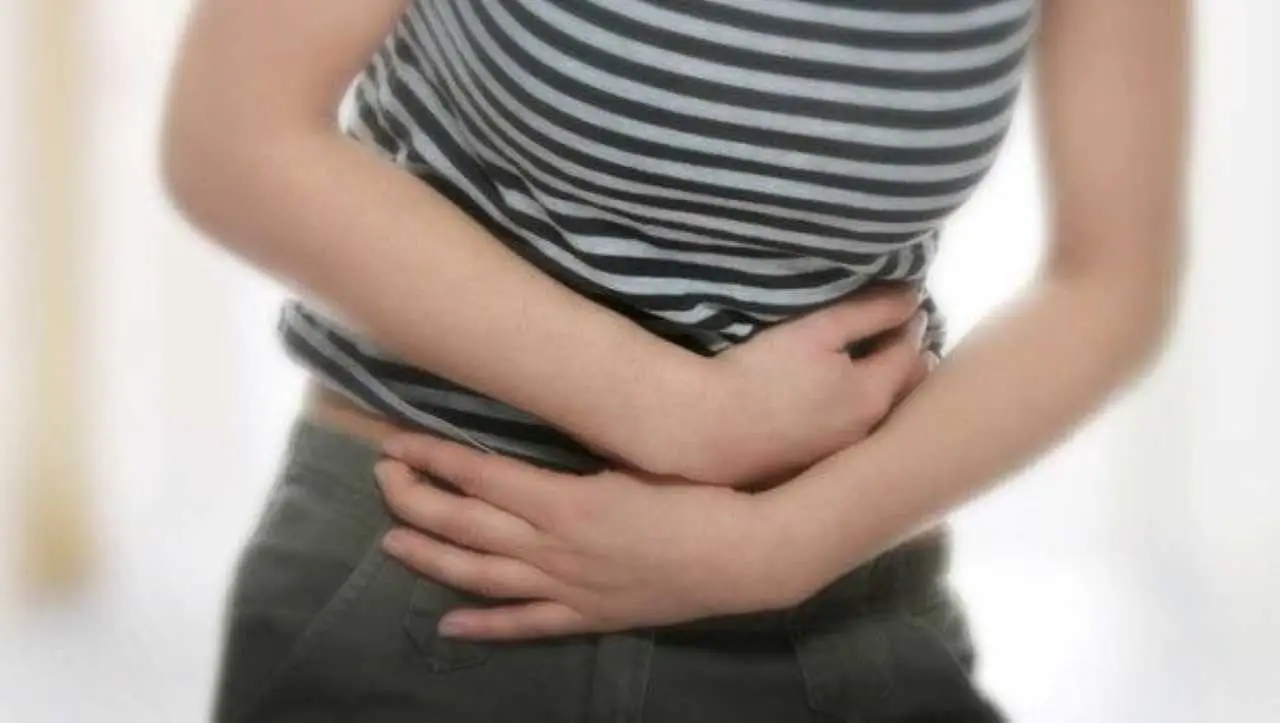 Cibi che causano gonfiore addominale: quali evitare per una pancia più leggera?