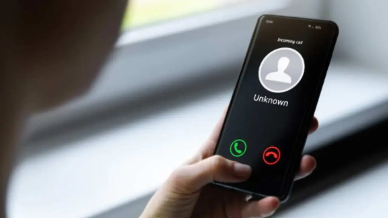 Perché ricevi così tante chiamate da numeri sconosciuti? Ecco cosa c’è dietro e come proteggerti Perché ricevi così tante chiamate da numeri sconosciuti? Ecco cosa c’è dietro e come proteggerti