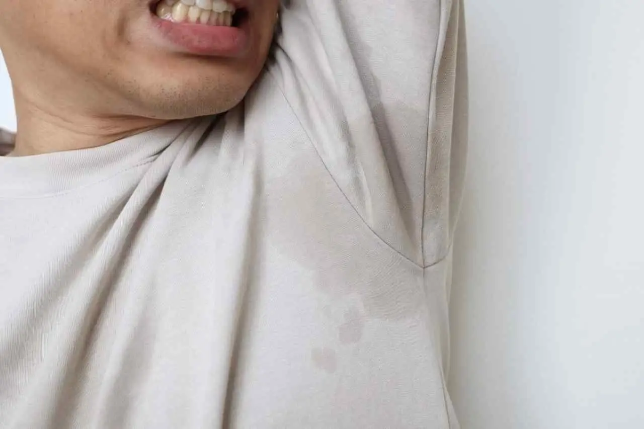 Consigli pratici e sorprendenti per prevenire i cattivi odori corporei ogni giorno