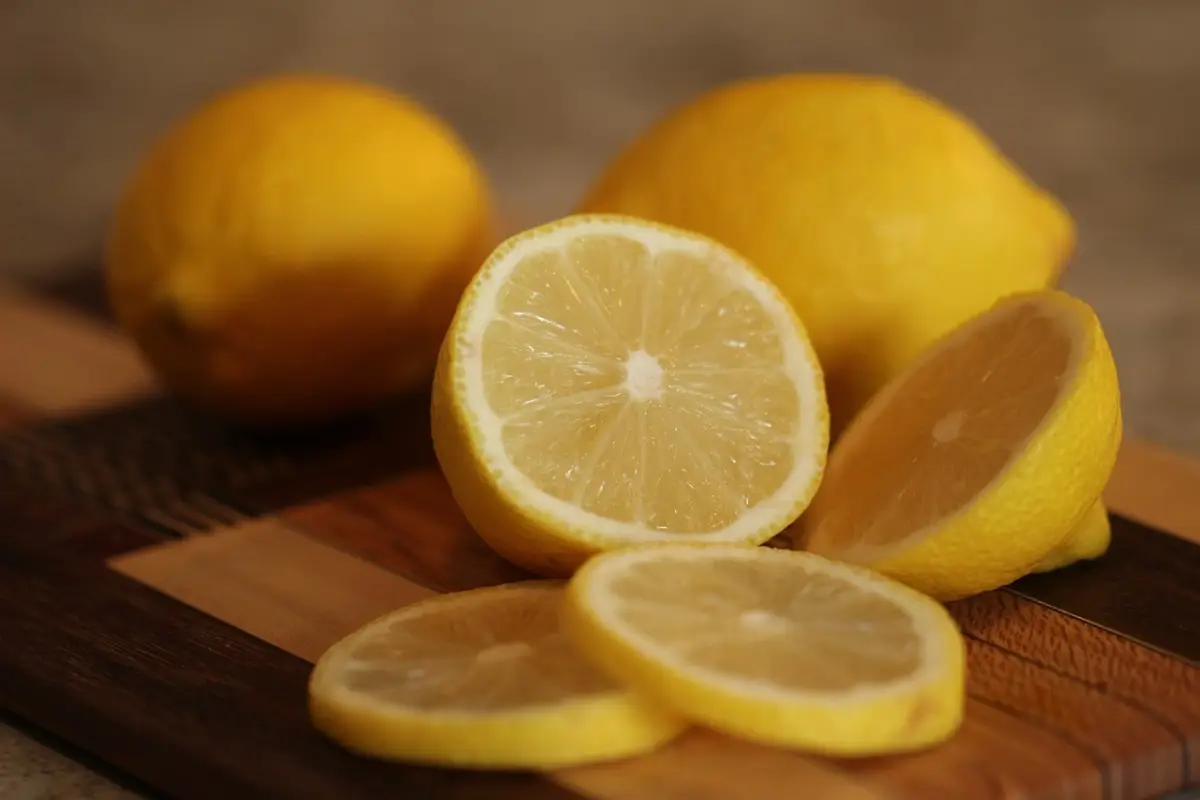 Scopri il metodo naturale con olio e limone che rende il legno perfetto e brillante Scopri il metodo naturale con olio e limone che rende il legno perfetto e brillante