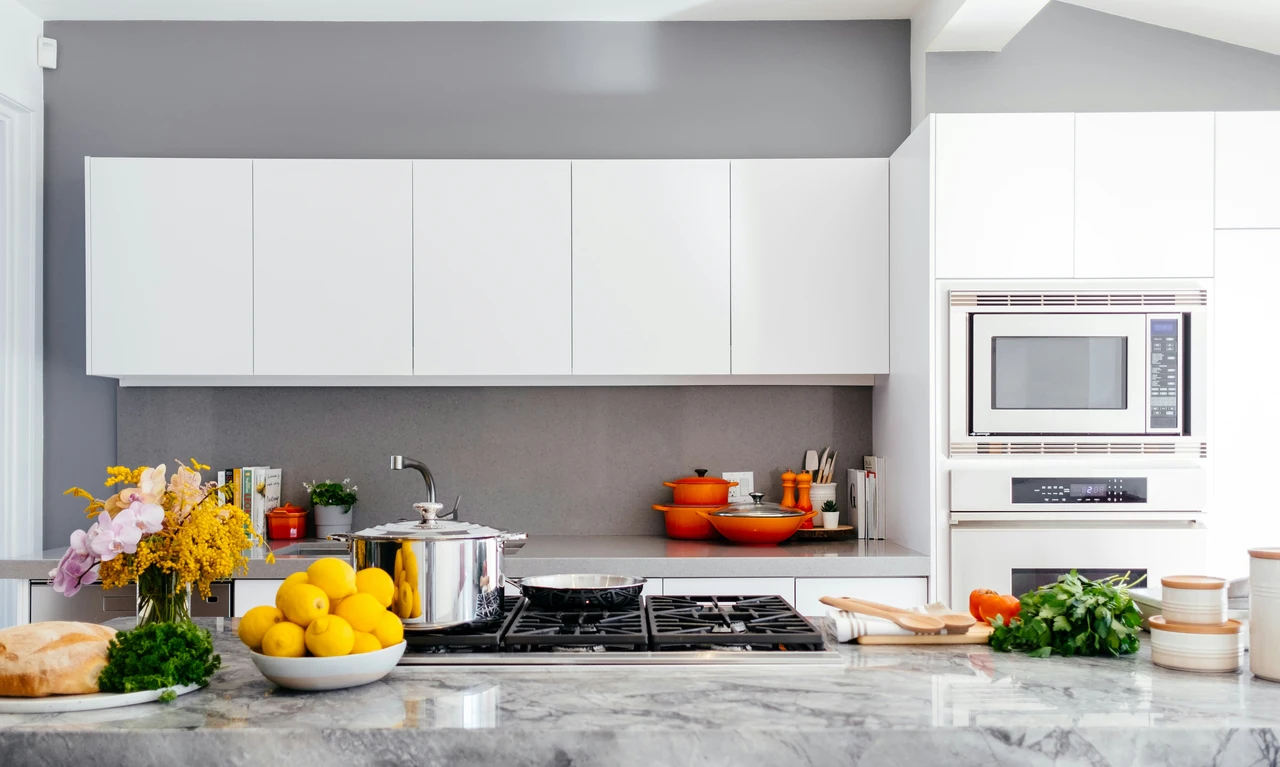 Svela il segreto semplice per mobili lucidi con ingredienti che hai già in cucina Svela il segreto semplice per mobili lucidi con ingredienti che hai già in cucina