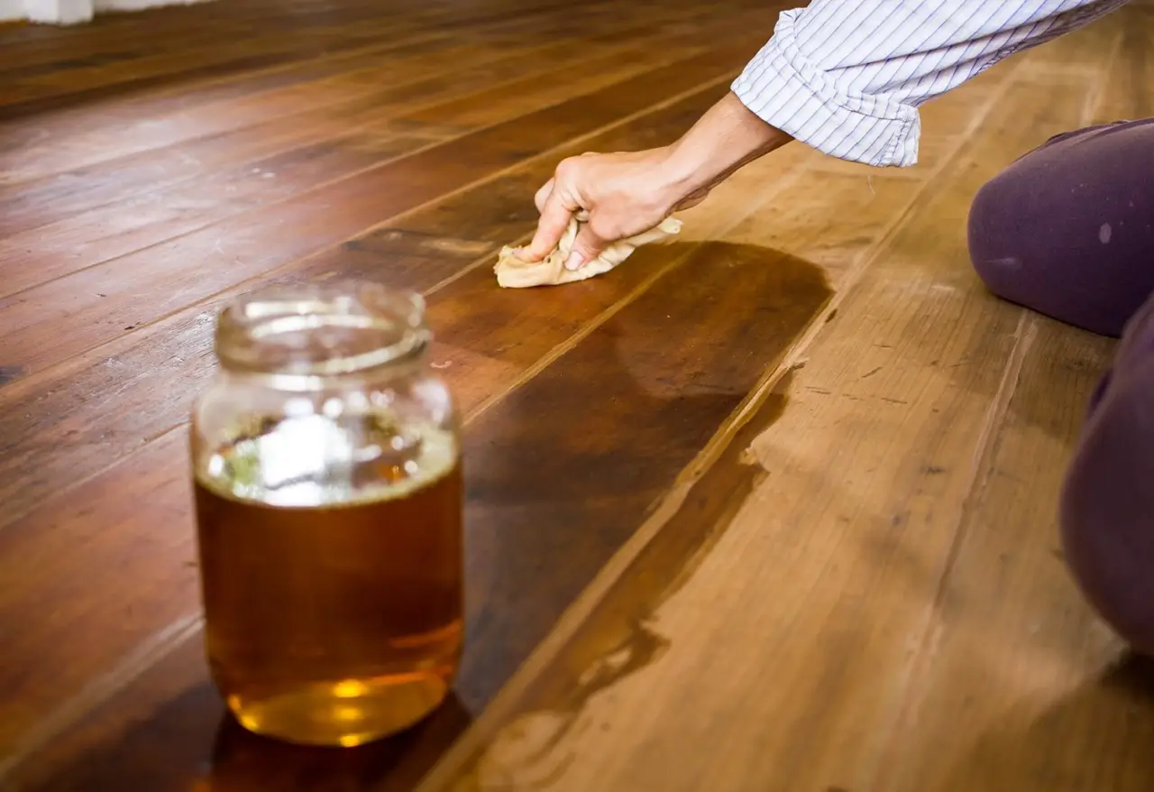 Non credi nei rimedi fai-da-te? Questa soluzione per il legno funziona davvero! Non credi nei rimedi fai-da-te? Questa soluzione per il legno funziona davvero!