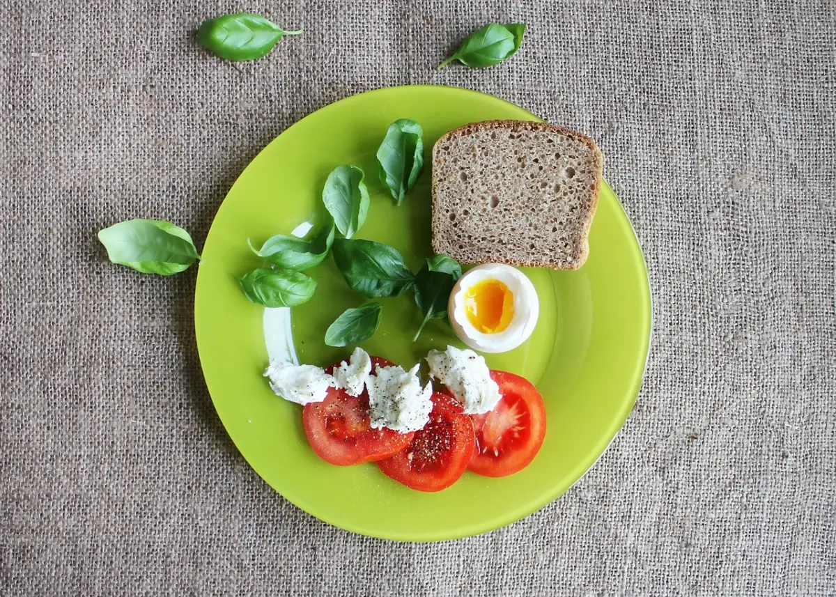 Colazione a basso indice glicemico: 5 idee nutrienti per ridurre la glicemia alta Colazione a basso indice glicemico: 5 idee nutrienti per ridurre la glicemia alta