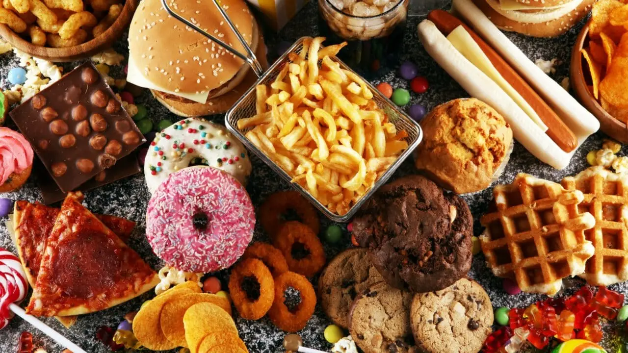 Sai quali cibi alterano il metabolismo durante il sonno? Ecco la lista aggiornata Sai quali cibi alterano il metabolismo durante il sonno? Ecco la lista aggiornata