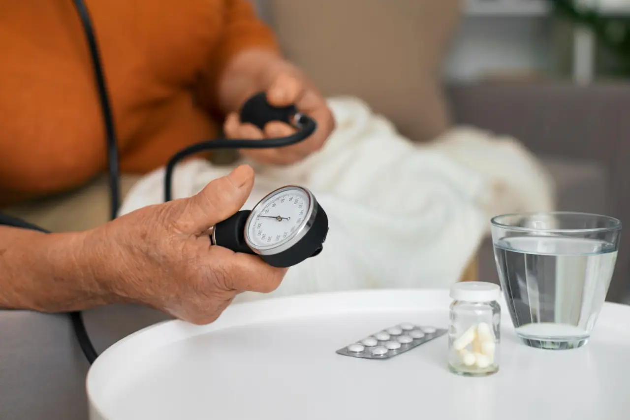 Applica questi consigli serali per mantenere la pressione sotto controllo tutta la notte Applica questi consigli serali per mantenere la pressione sotto controllo tutta la notte
