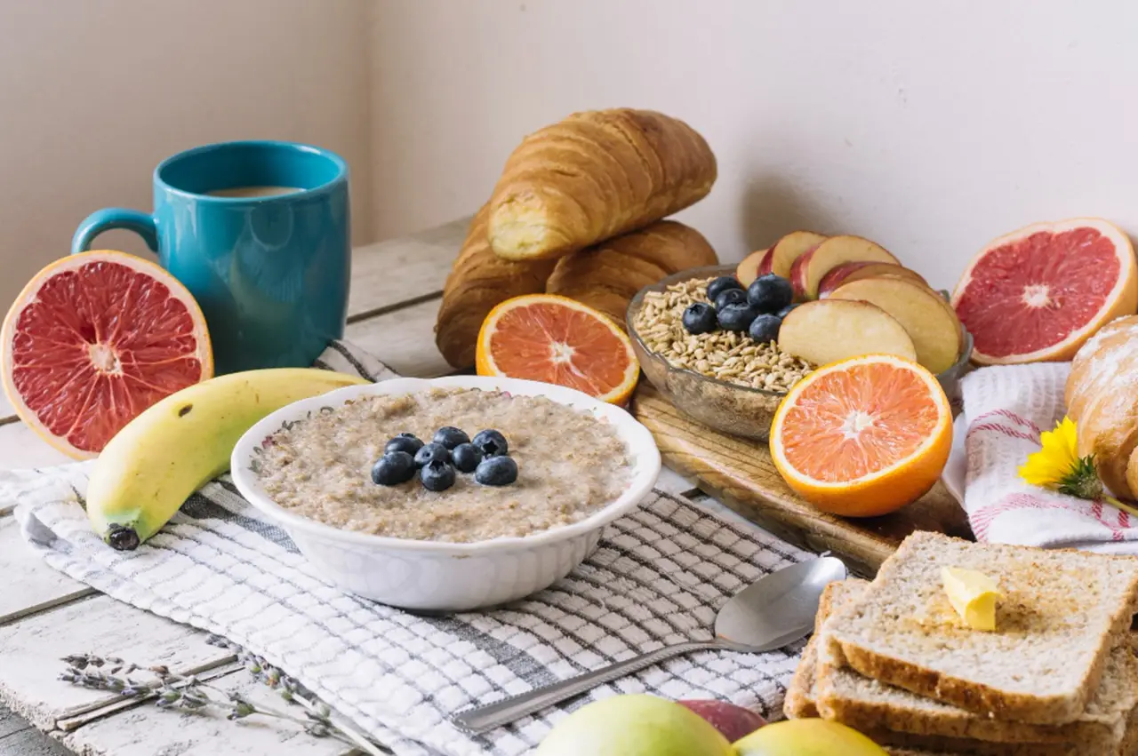 Riduci il rischio ipertensione: 4 alimenti da aggiungere subito alla tua colazione Riduci il rischio ipertensione: 4 alimenti da aggiungere subito alla tua colazione